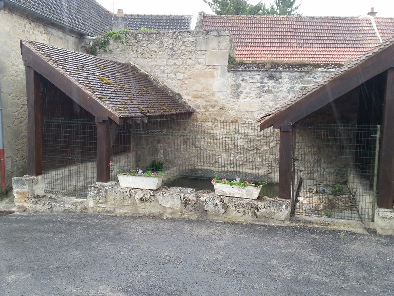 Lavoir de la place des Trailles