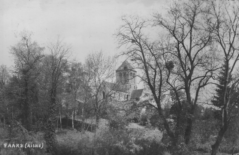 Eglise vue du parc du château en 1961