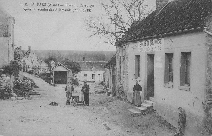 Place du Carrouge à Paars en août 1918